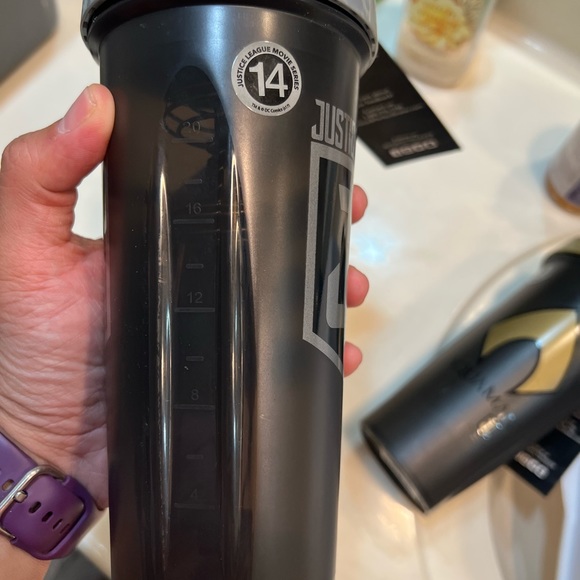 Shaker - Picture 3 of 8